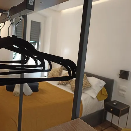 Al Porto 61 - Rooms For Rent-2